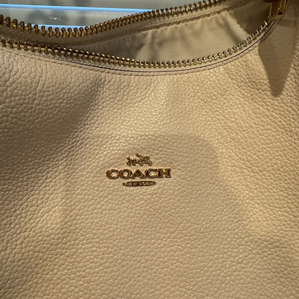 Coach Chelsea Hobo - Picture 2 of 6